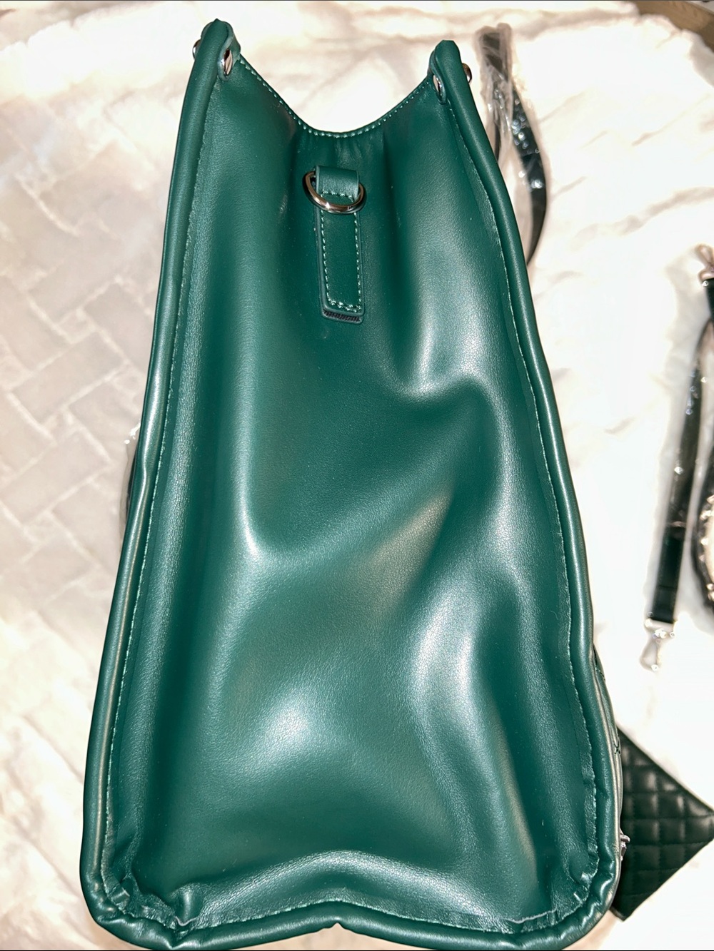 Packuum Green 3 in 1 Work or Travel Tote Bag with Wristlet - Picture 10 of 14